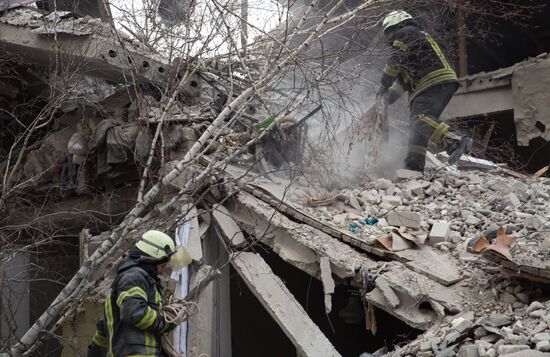 Последствия ракетного удара ВСУ по больнице в ЛНР