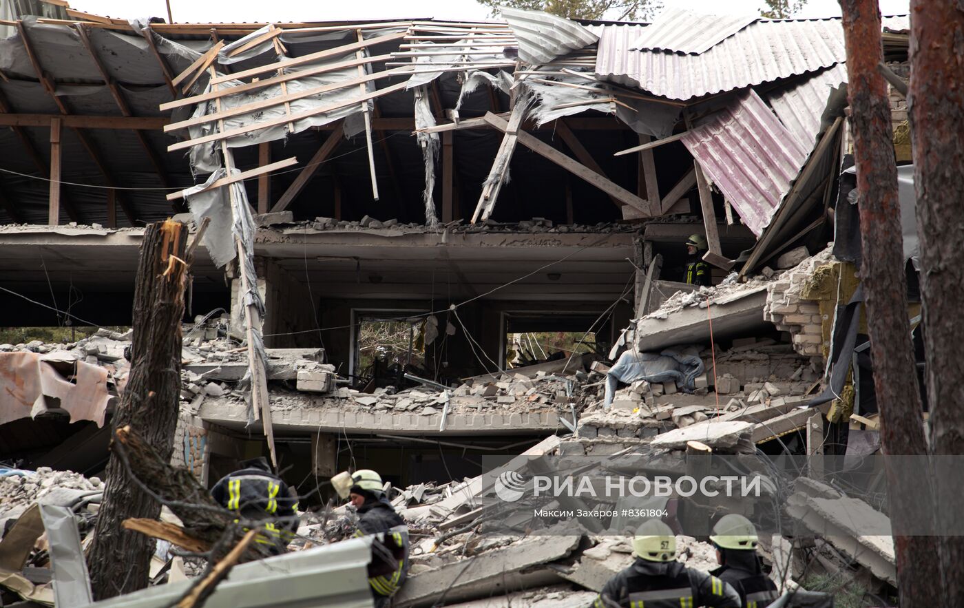 Последствия ракетного удара ВСУ по больнице в ЛНР