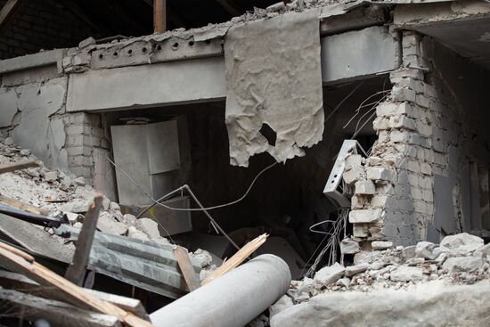 Последствия ракетного удара ВСУ по больнице в ЛНР