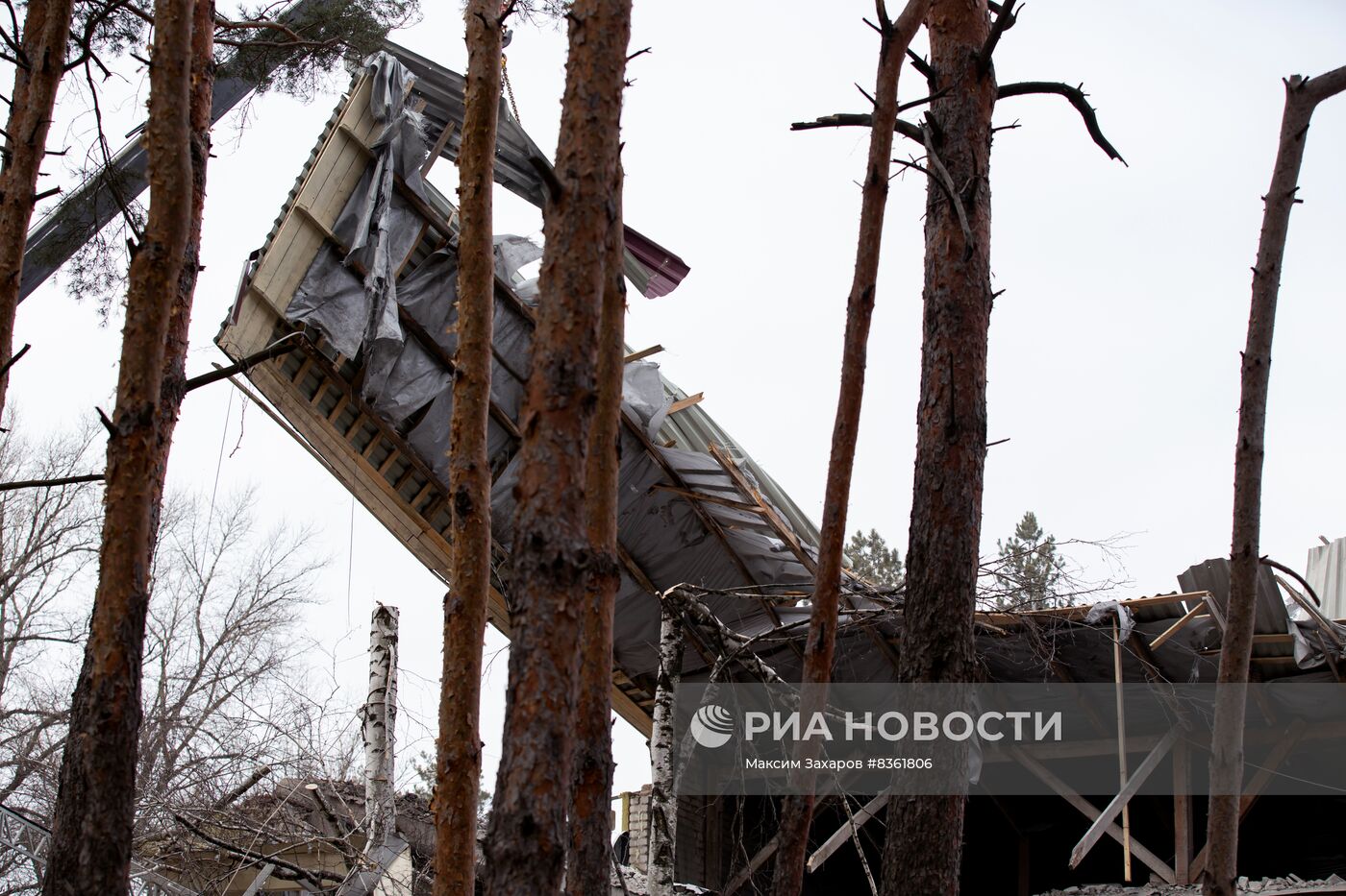 Последствия ракетного удара ВСУ по больнице в ЛНР