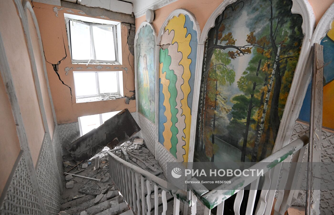 Последствия ракетного удара ВСУ по больнице в ЛНР