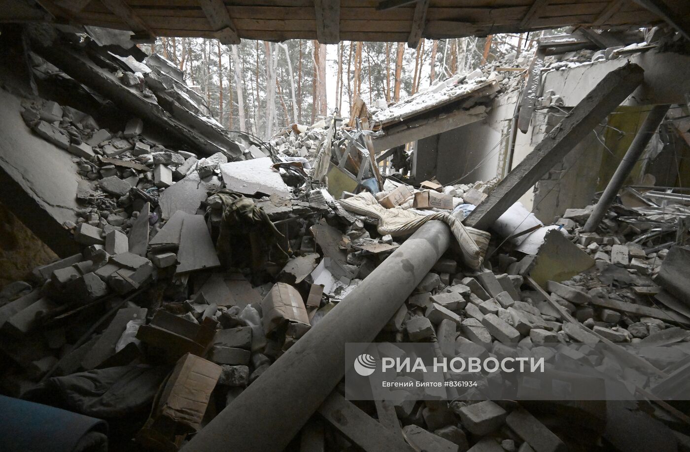 Последствия ракетного удара ВСУ по больнице в ЛНР