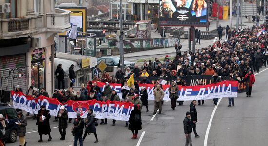 Крестный ход в поддержку Косово в составе Сербии