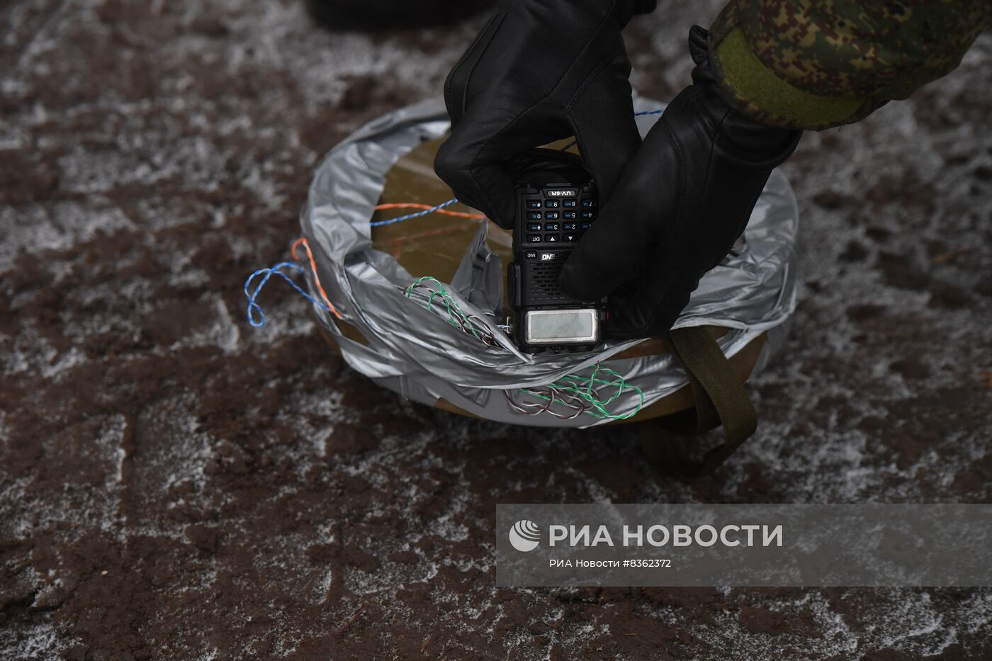 Уничтожение самодельных взрывных устройств военной полицией в Запорожской области