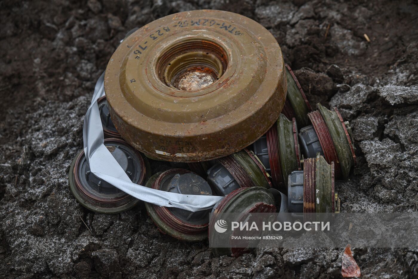 Уничтожение самодельных взрывных устройств военной полицией в Запорожской области