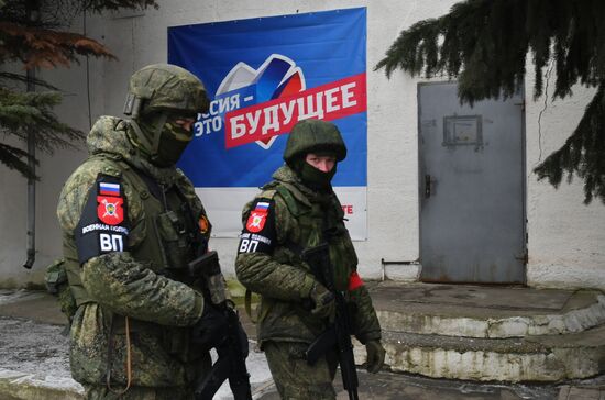 Уничтожение самодельных взрывных устройств военной полицией в Запорожской области