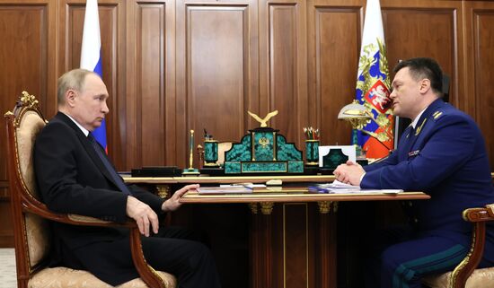 Рабочая встреча президента РФ В. Путина с генпрокурором РФ И. Красновым