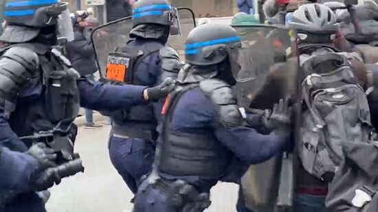 Акция протеста против повышения пенсионного возраста во Франции