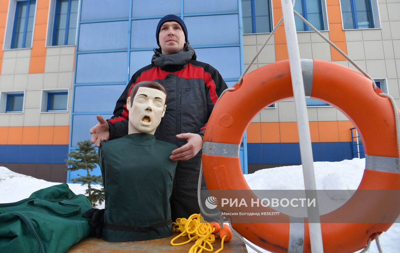 Обучение правилам безопасности на льду в Казани