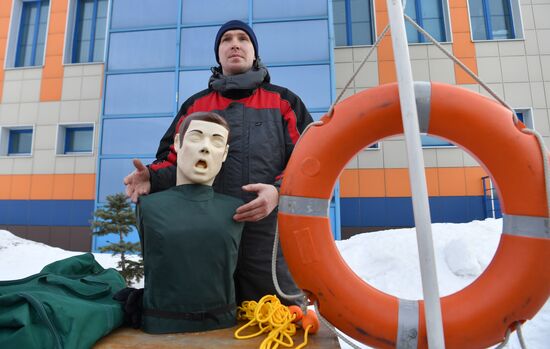 Обучение правилам безопасности на льду в Казани