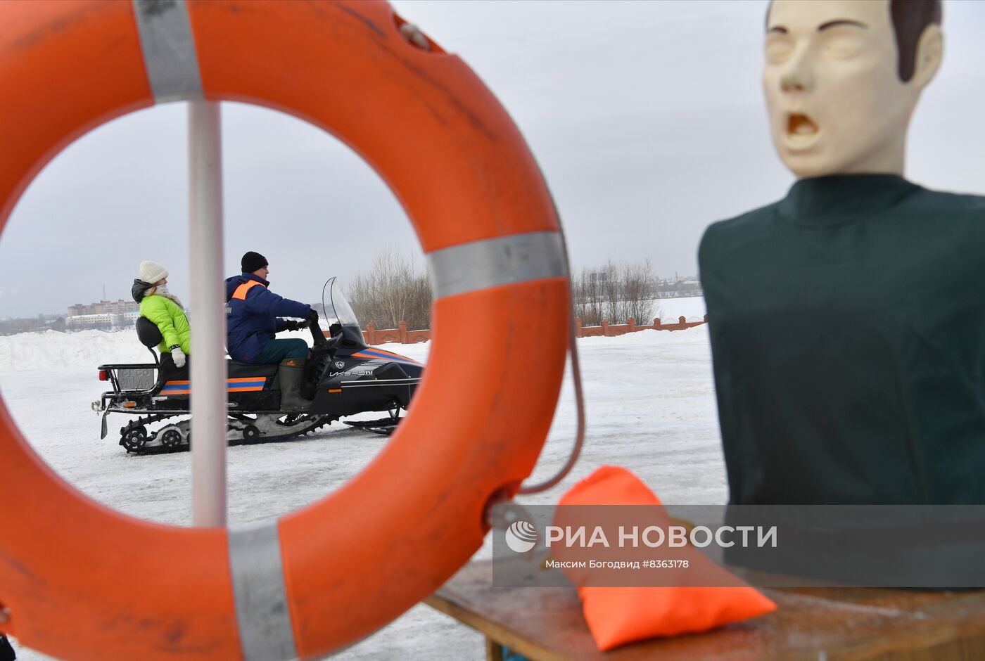 Обучение правилам безопасности на льду в Казани