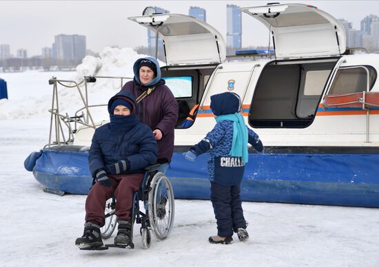 Обучение правилам безопасности на льду в Казани