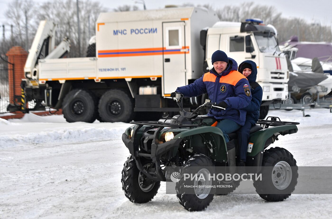 Обучение правилам безопасности на льду в Казани