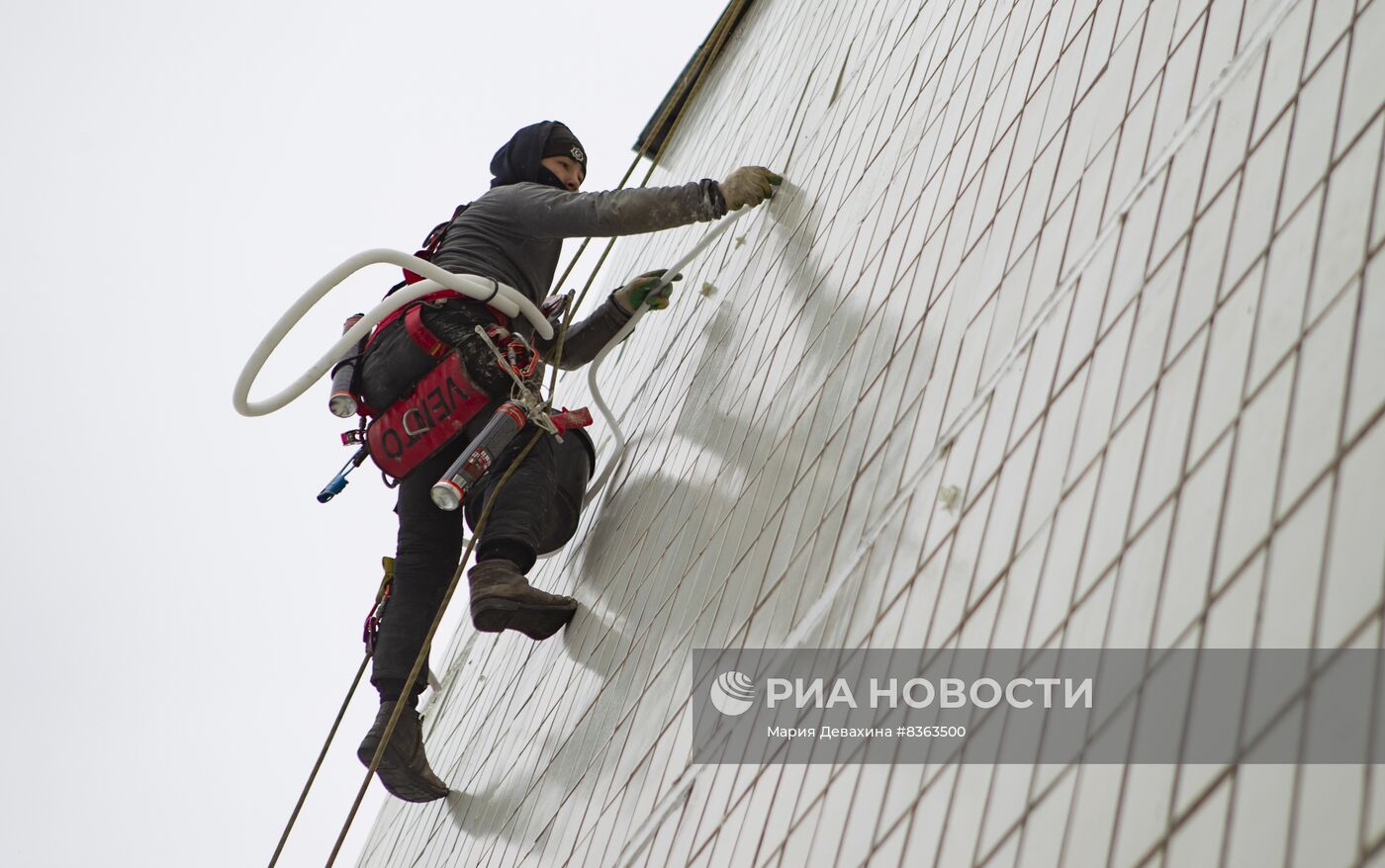 Работа промышленных альпинистов