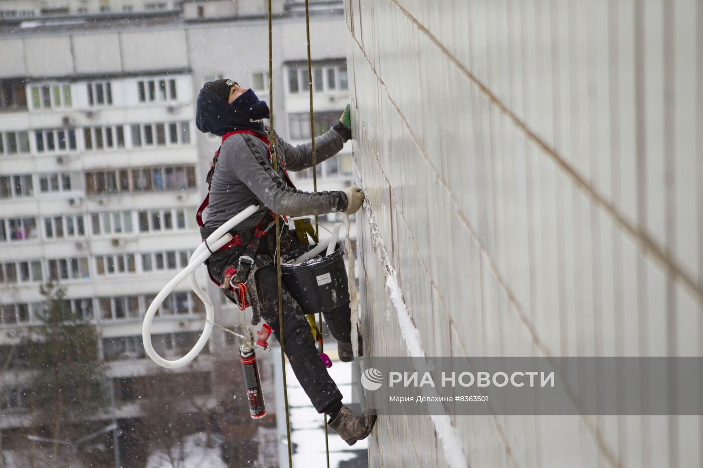 Работа промышленных альпинистов