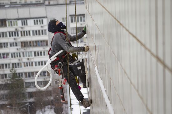 Работа промышленных альпинистов