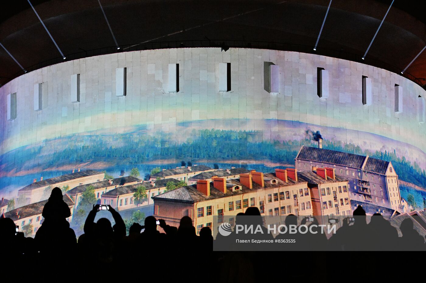 Историко-патриотический проект "Мост Памяти" в Волгограде