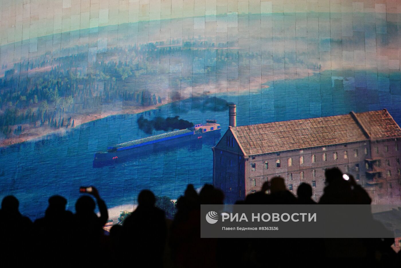 Историко-патриотический проект "Мост Памяти" в Волгограде