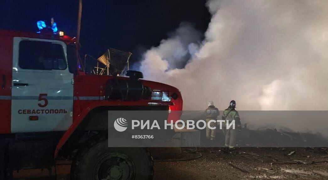 Пожар в строительных бытовках в Севастополе 