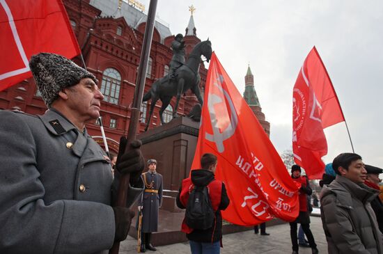 Возложение цветов в честь 80-й годовщины победы советских войск в Сталинградской битве