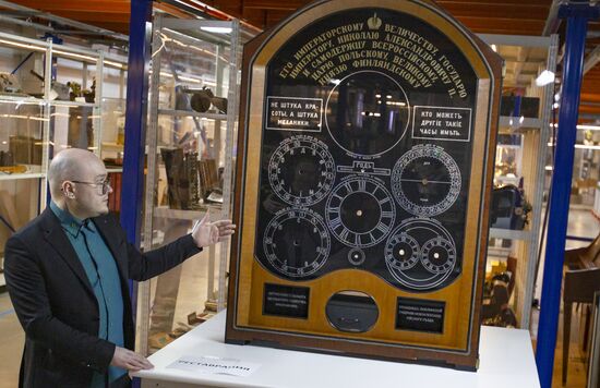 Отреставрированная часовая станция в Политехническом музее