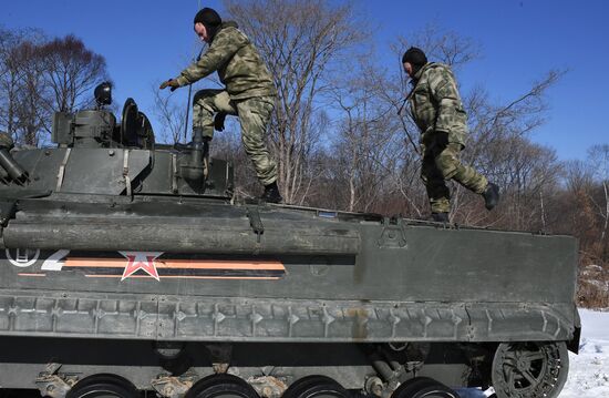 Занятия по боевой подготовке в Приморском крае