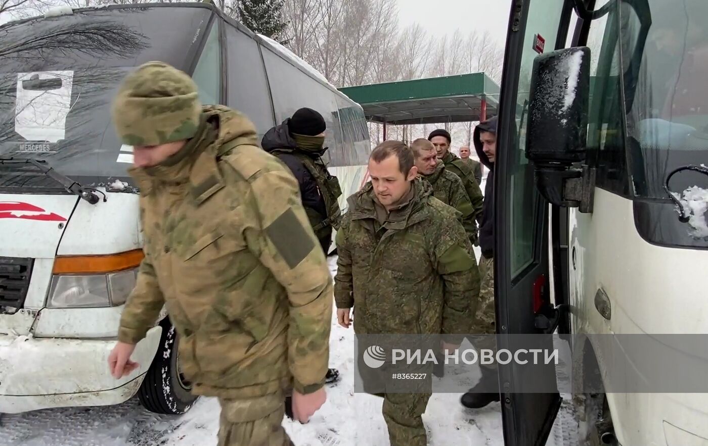 Из украинского плена вернулись 63 российских военнослужащих