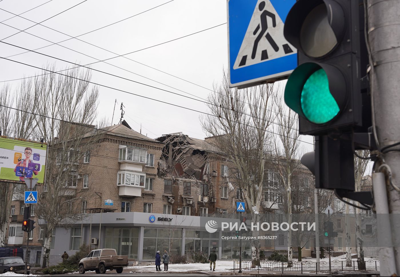 Последствия обстрела Киевского района Донецка