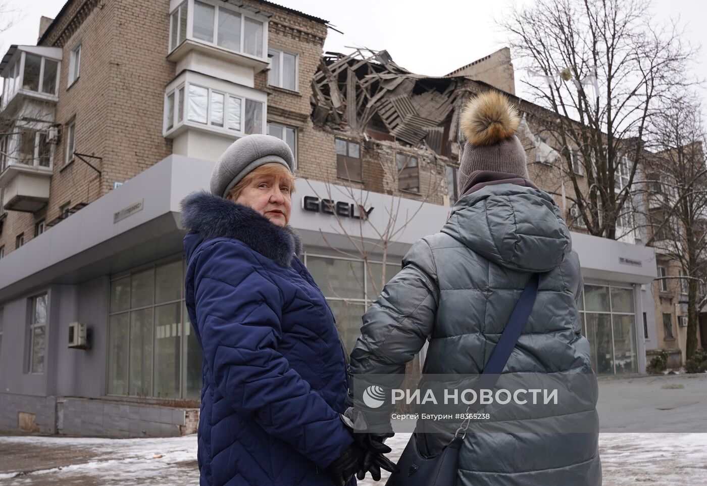 Последствия обстрела Киевского района Донецка