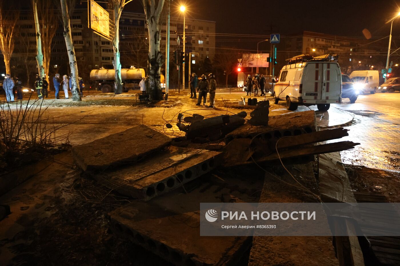 Последствия обстрела Киевского района Донецка