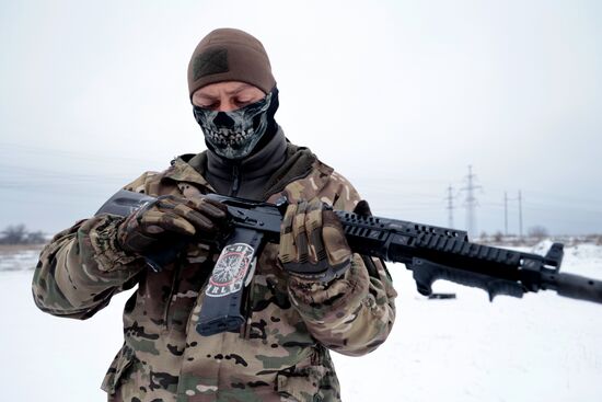 Учения по тактической стрельбе бойцов батальона "Восток"