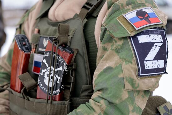 Учения по тактической стрельбе бойцов батальона "Восток"