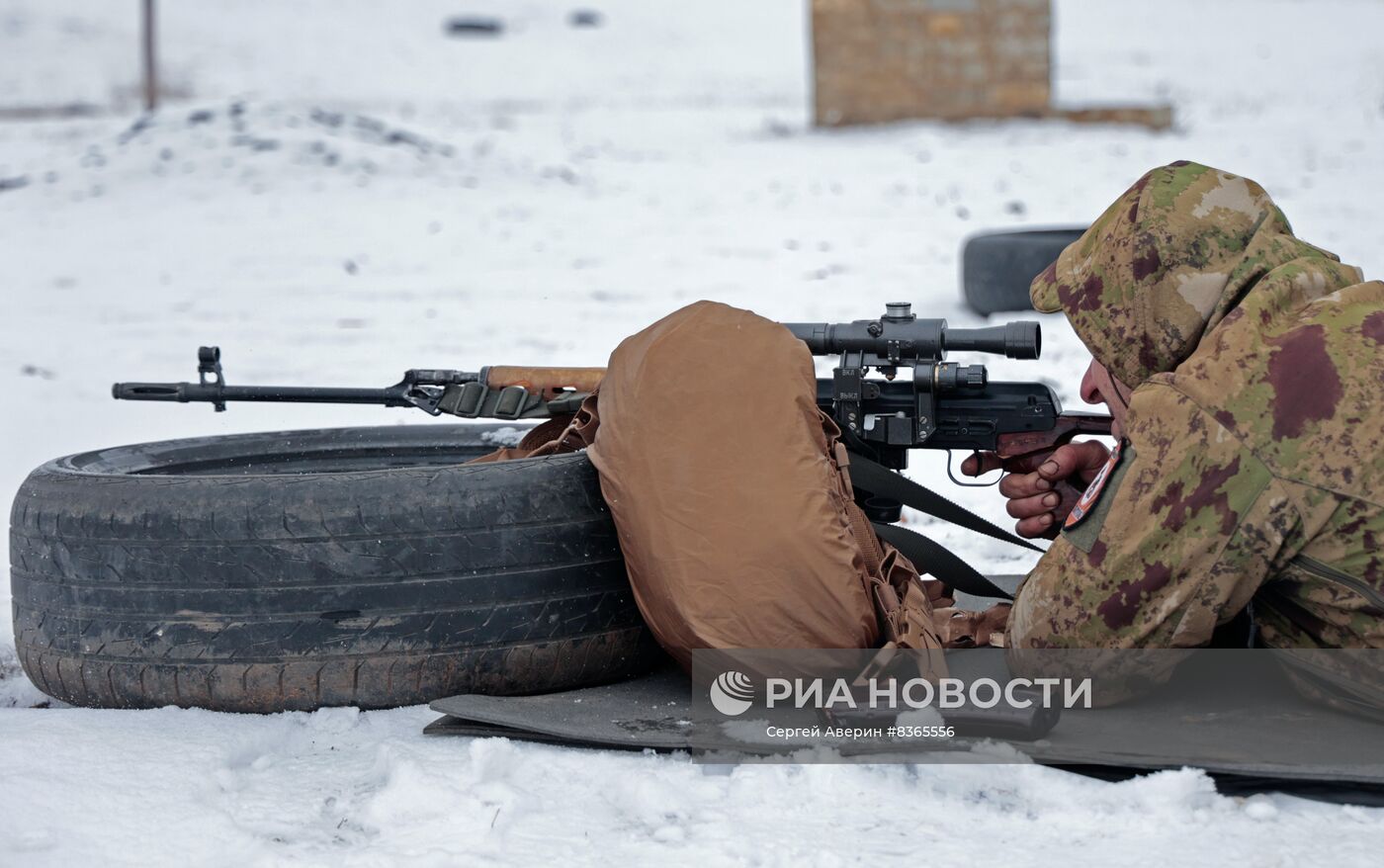 Учения по тактической стрельбе бойцов батальона "Восток"