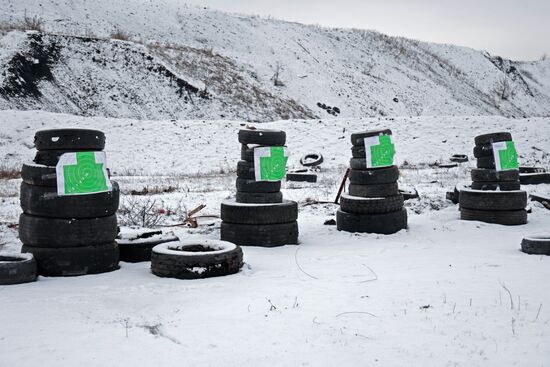 Учения по тактической стрельбе бойцов батальона "Восток"