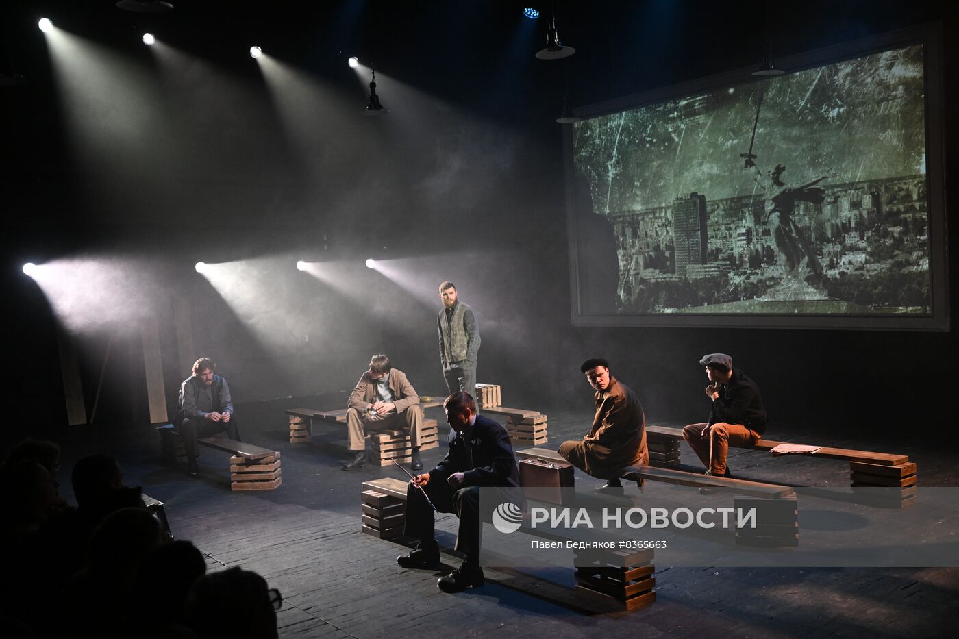 Спектакль "Сталинград-Волгоград" в МХТ им. А. П. Чехова