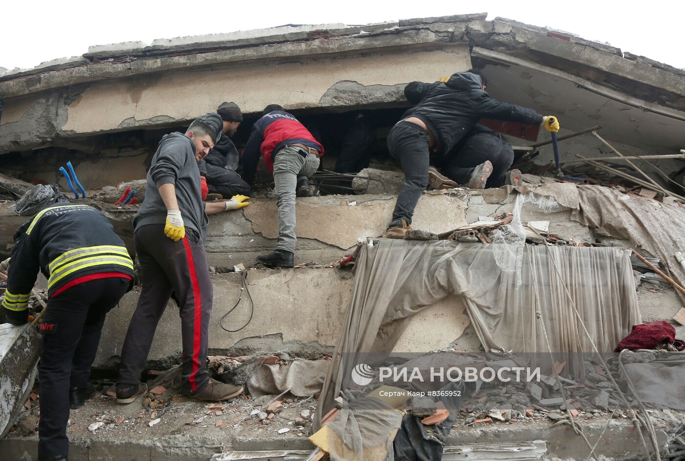 Последствия землетрясения в Турции