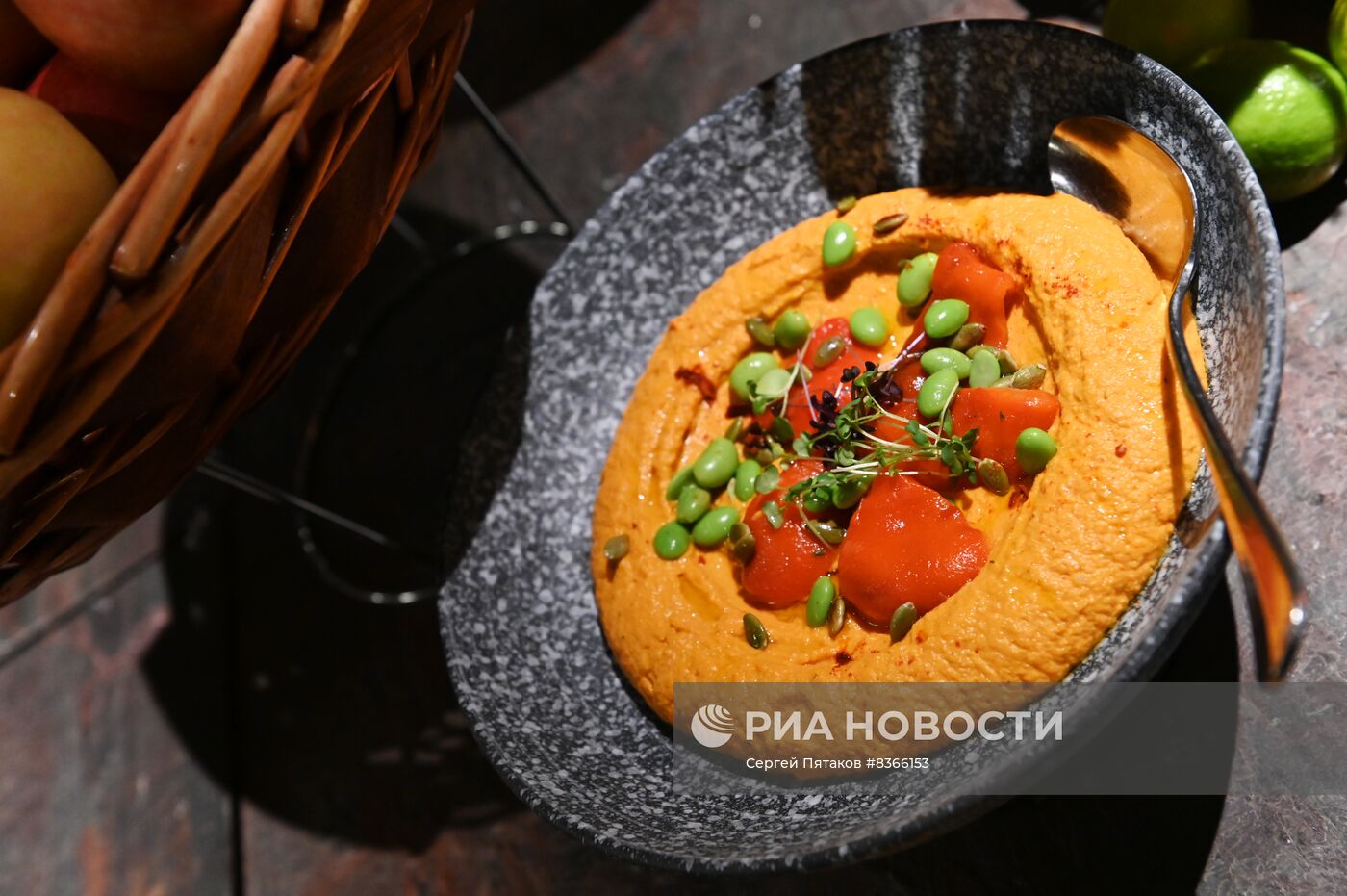 Открытие интерактивной инсталляции "Кухня" в Еврейском музее и центре толерантности