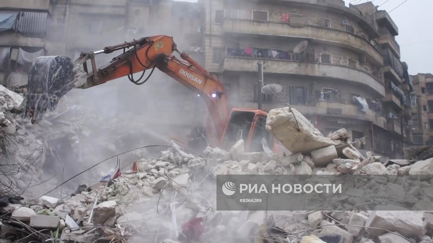 Российские военные в Сирии помогают в ликвидации последствий землетрясения