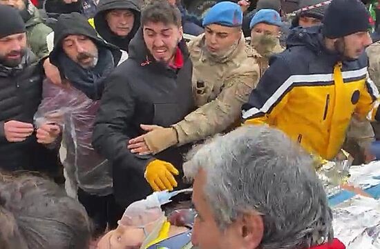 Ликвидация последствий землетрясения в Турции