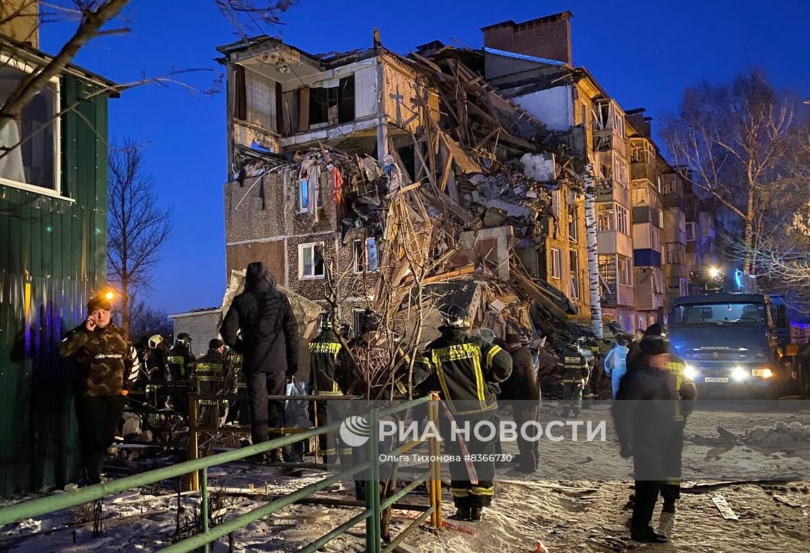 Обрушение подъезда жилого дома в Ефремове