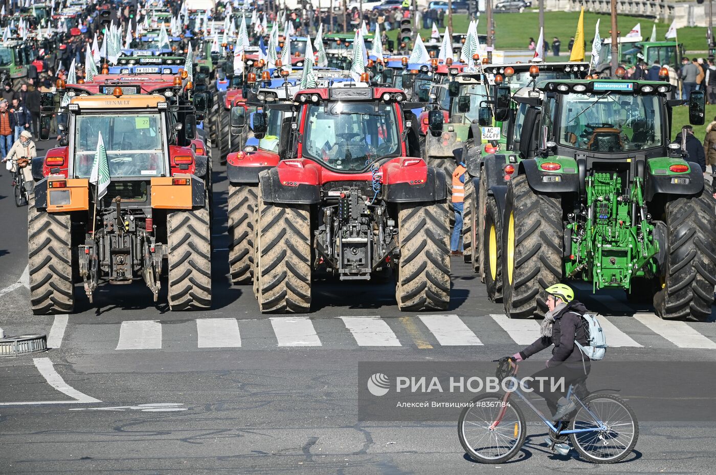 Протесты продолжаются в Париже