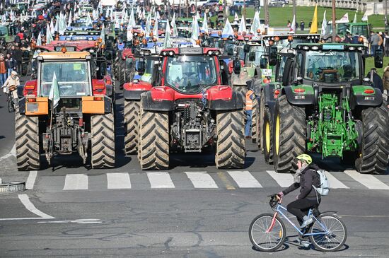 Протесты продолжаются в Париже