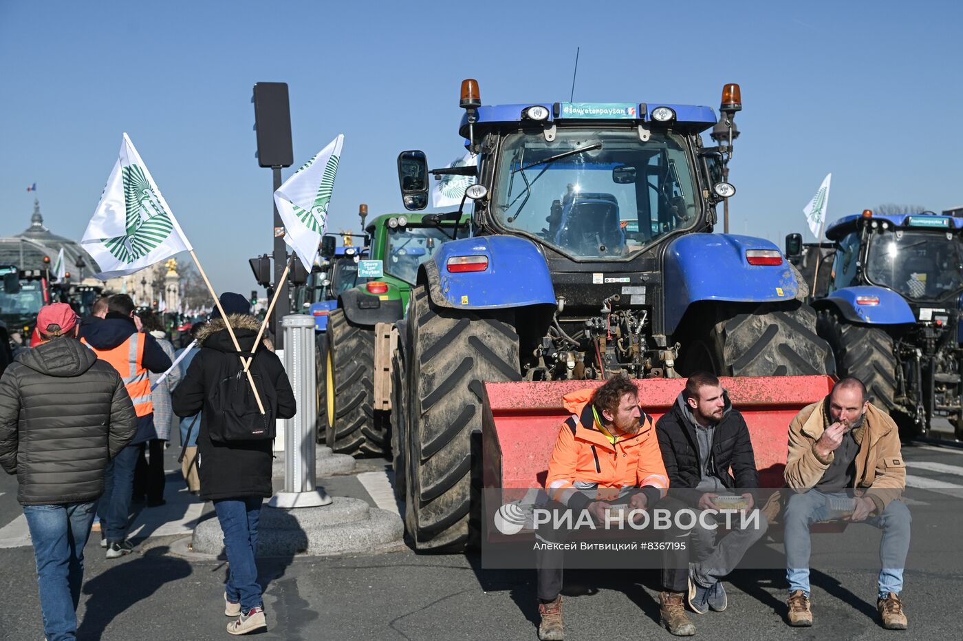 Протесты продолжаются в Париже