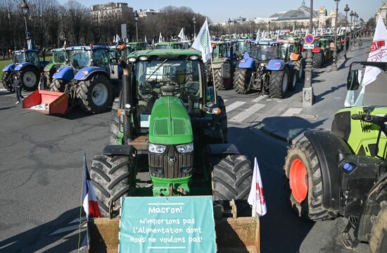 Протесты продолжаются в Париже