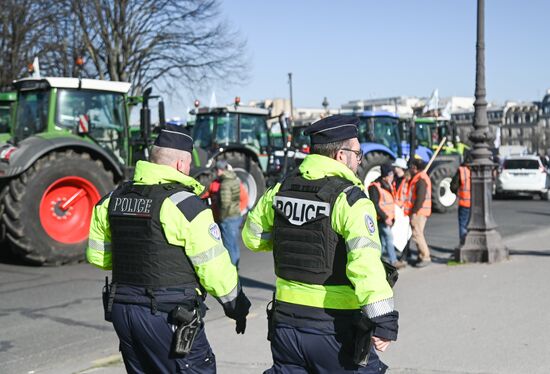 Протесты продолжаются в Париже