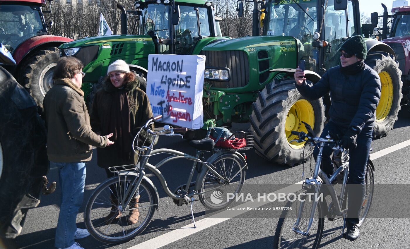 Протесты продолжаются в Париже