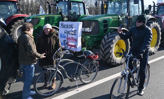 Протесты продолжаются в Париже