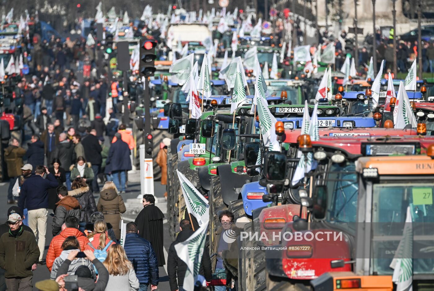 Протесты продолжаются в Париже