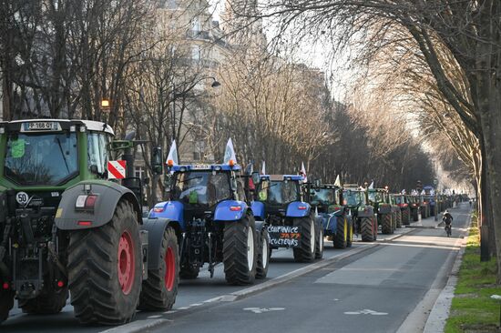 Протесты продолжаются в Париже
