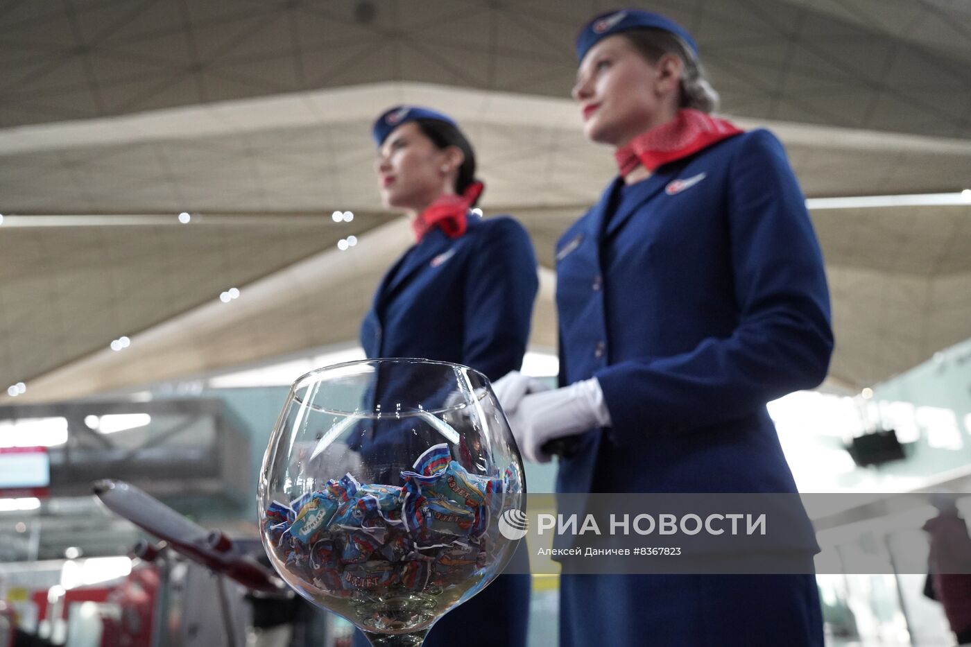 Празднование 100-летия гражданской авиации в аэропорту "Пулково"